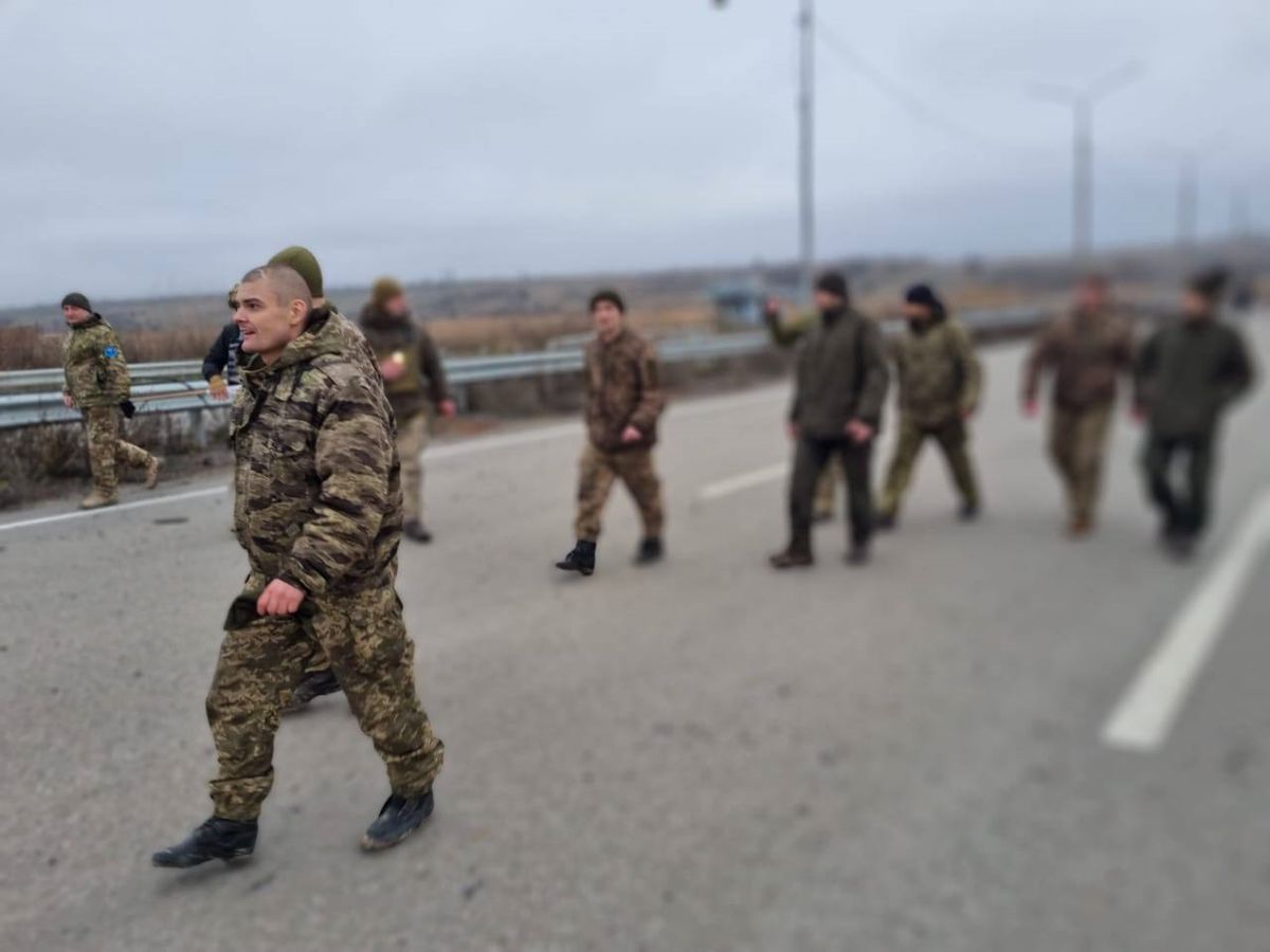Україна повернула з російського полону ще дев’ятьох військових і трьох цивільних