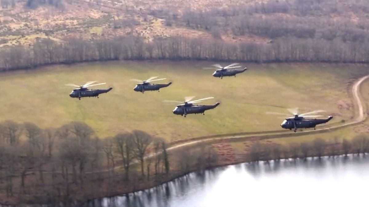 Британія підготувала 10 українських екіпажів для гелікоптерів Sea King