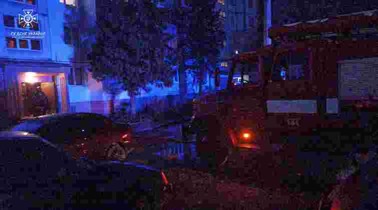 Під час пожежі у Франківську із вікна восьмого поверху вистрибнув чоловік 