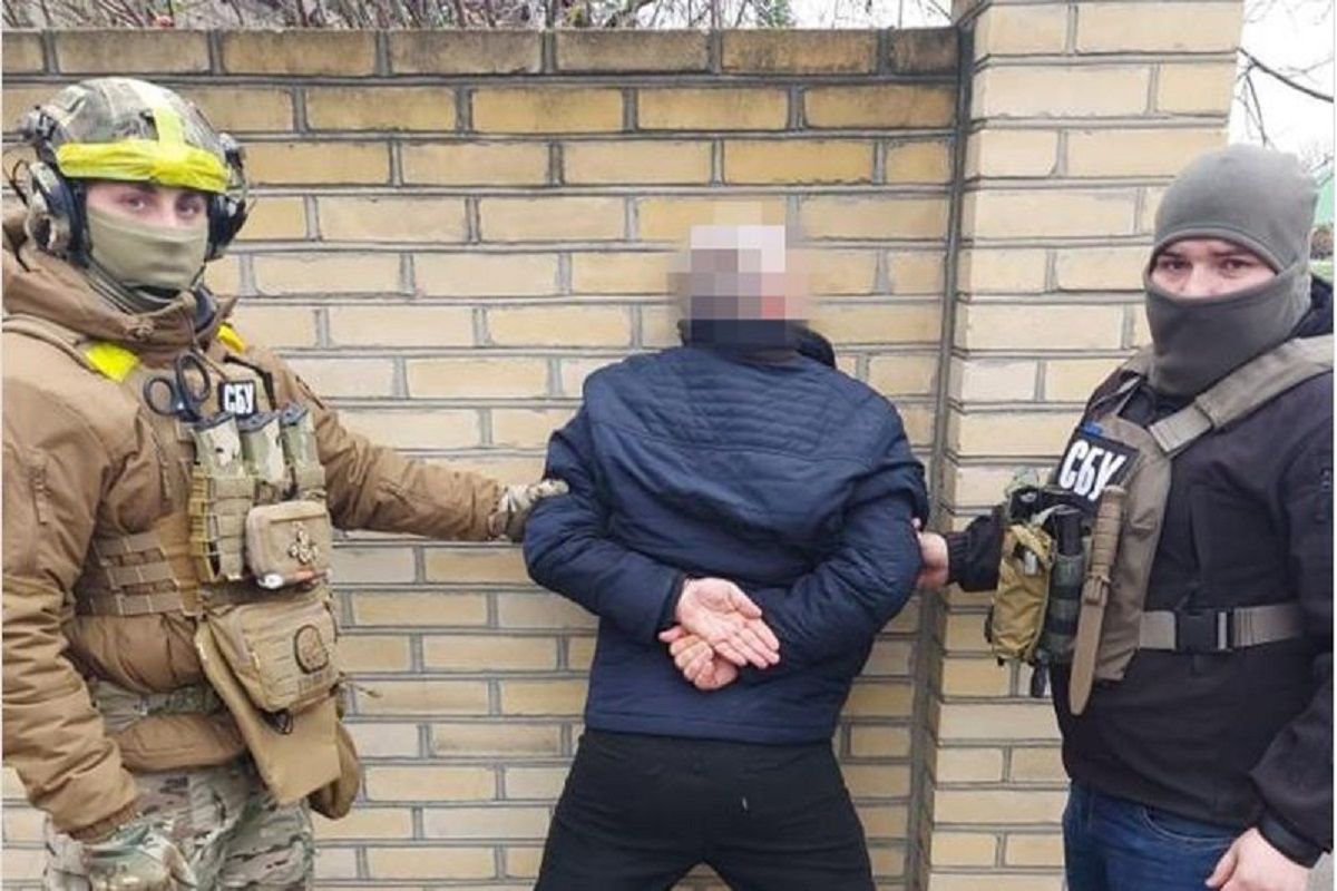 У Херсоні затримали трьох зрадників, які працювали в російській катівні