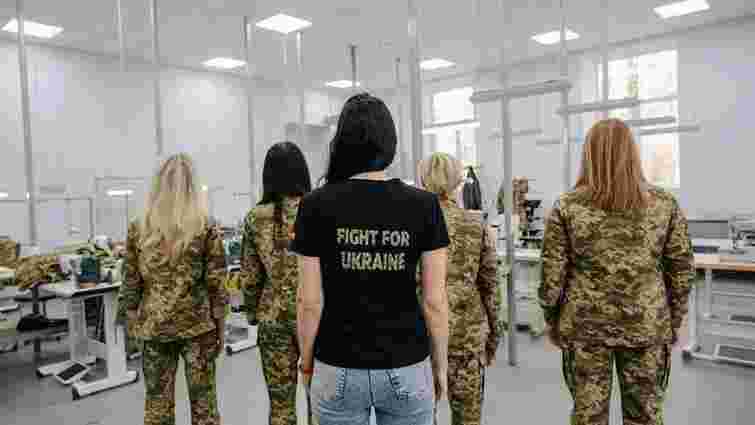 У Львові пошили перші зразки жіночої військової форми

