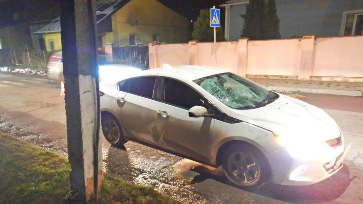 На пішохідному переході у Сокалі автомобіль збив двох людей