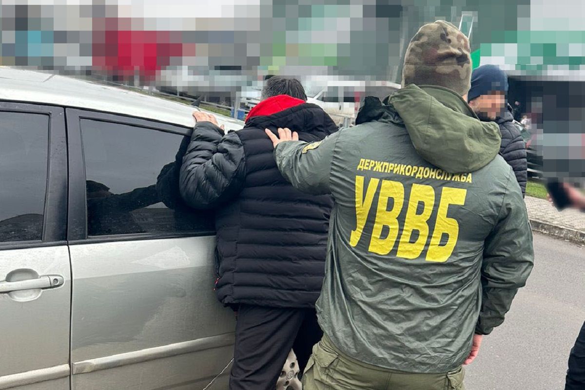 У Луцьку затримали прикордонника, який за гроші пропускав ухилянтів за кордон