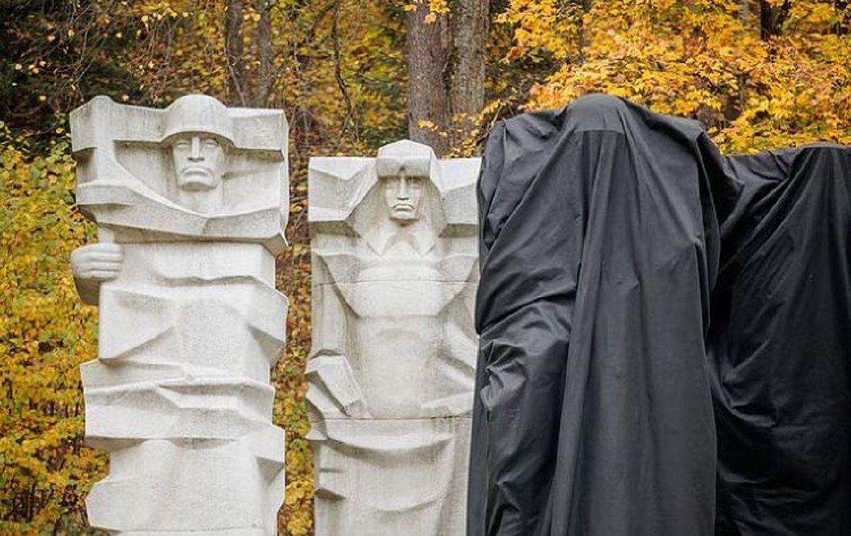 У Литві почали зносити найбільший пам'ятник військам СРСР попри заборону ООН