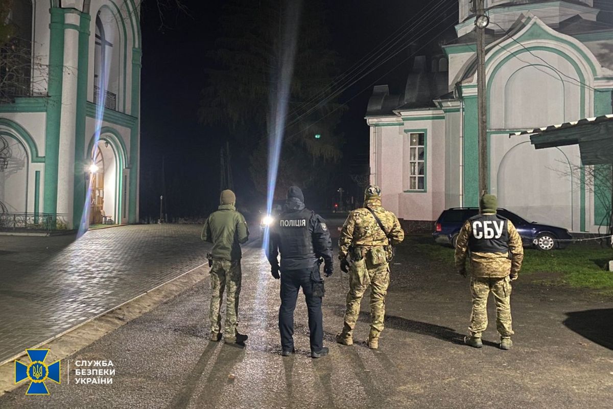 СБУ проводить обшуки в храмах УПЦ МП трьох областей України