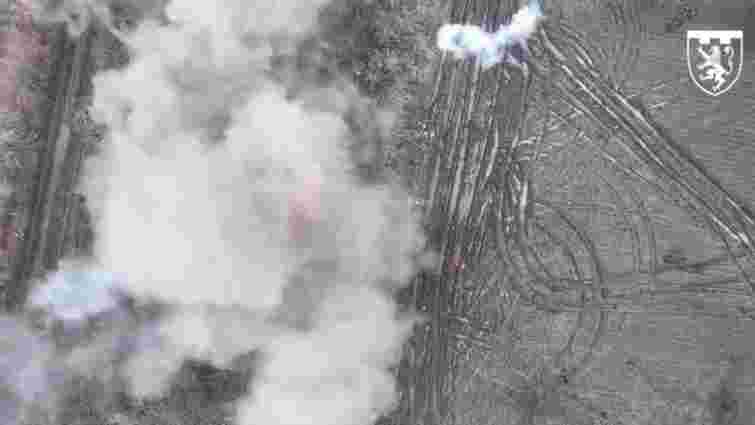 Бійці львівської бригади ТрО з дрона знищили склад російських боєприпасів
