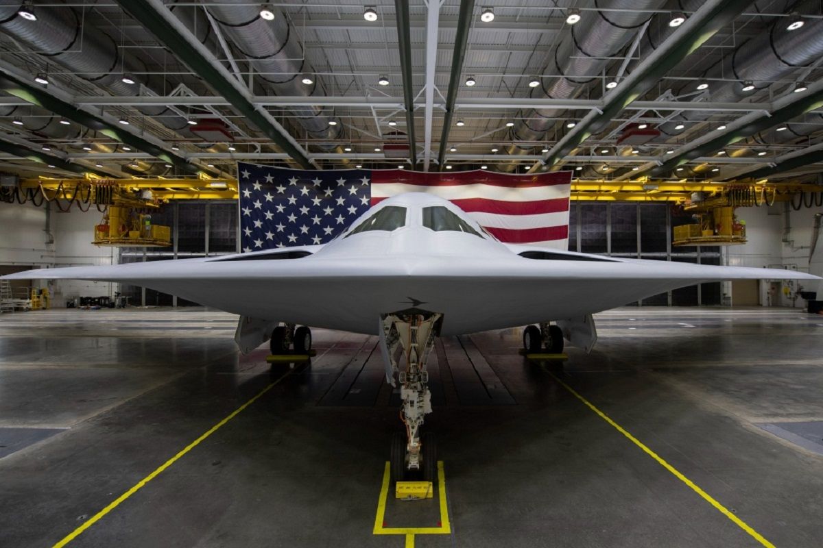 США презентували новітній бомбардувальник-невидимку, здатний нести ядерну зброю