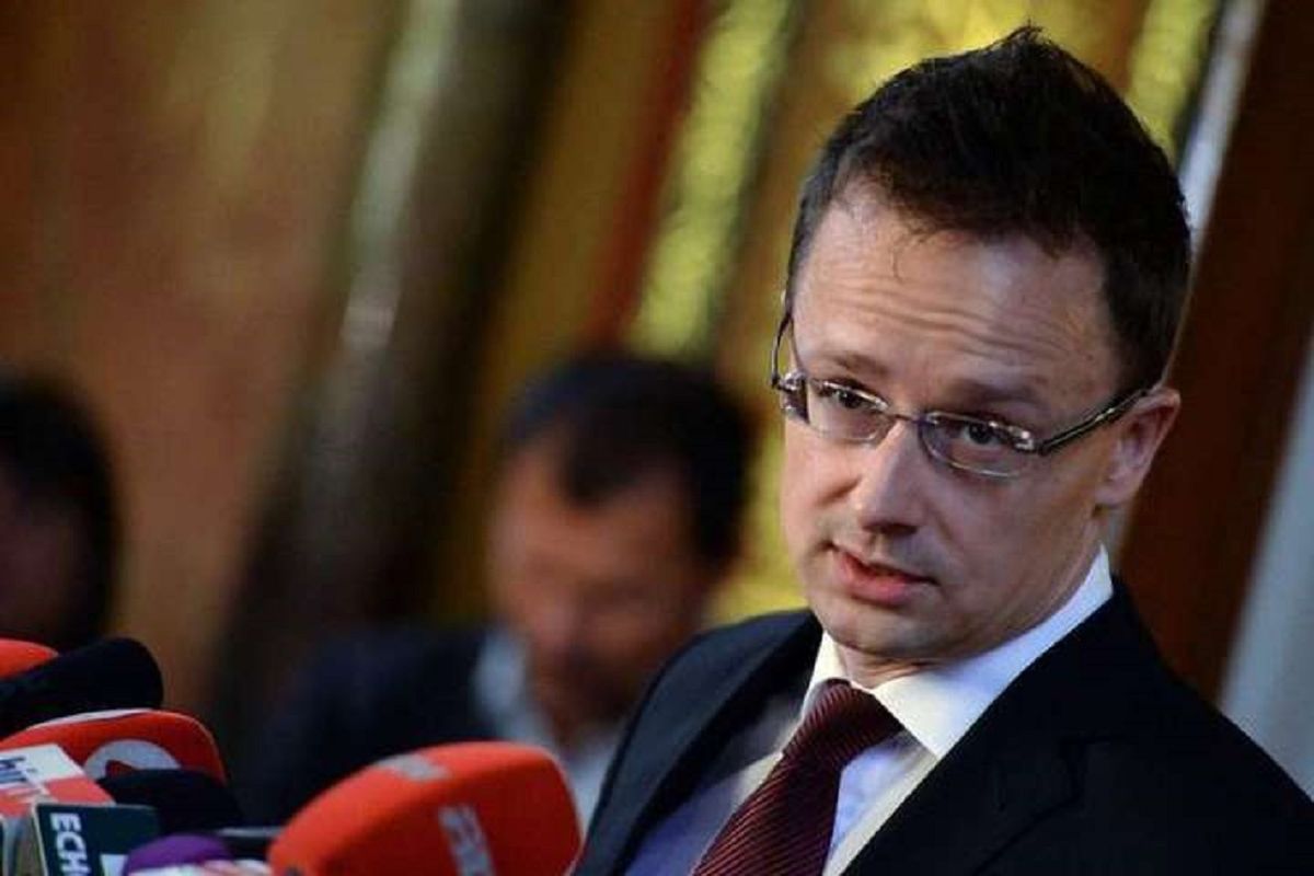 Угорщину звільнили від обмежень цін на російську нафту, – Сійярто
