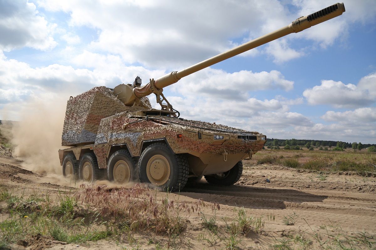 Німеччина передасть Україні 18 самохідних гаубиць RCH-155