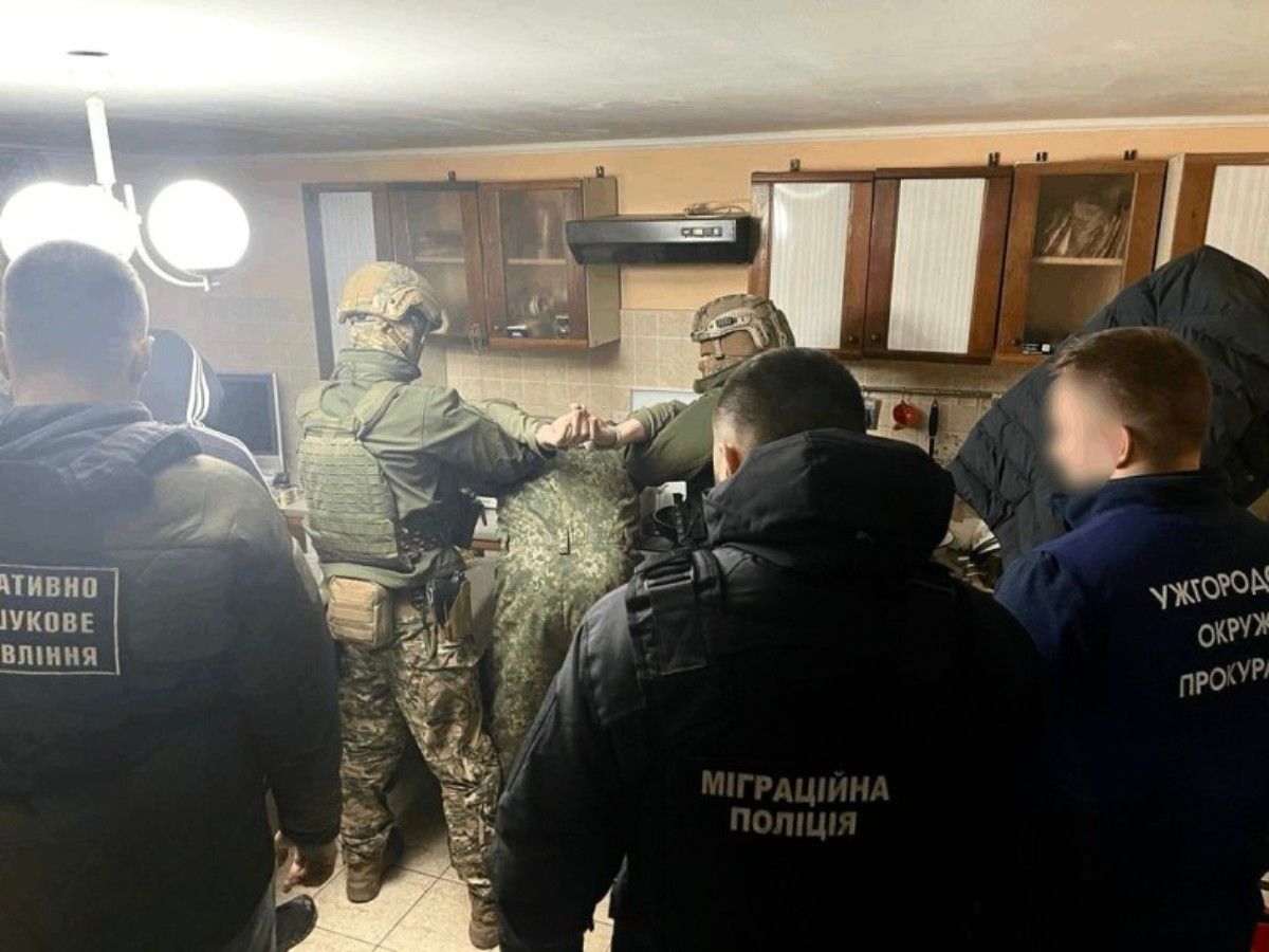 30-річний мешканець Закарпаття переховував у своєму будинку двох ухилянтів