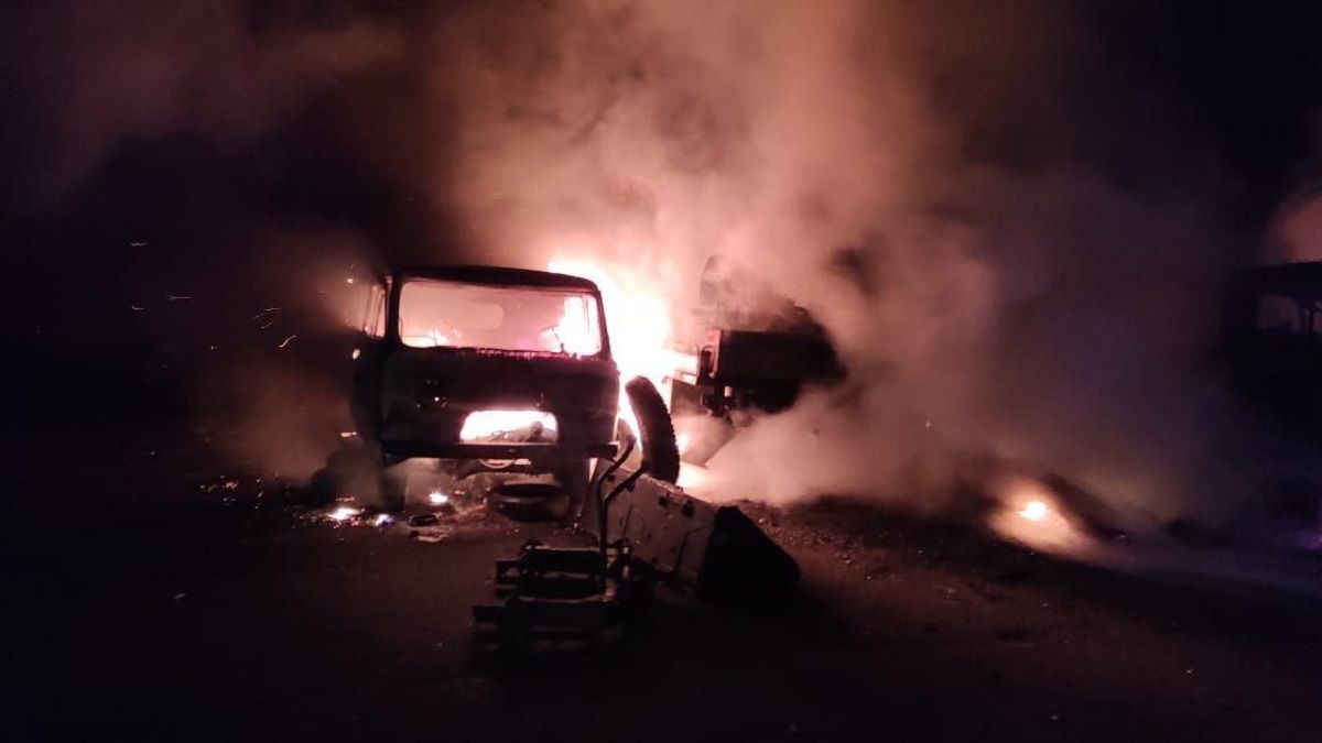 Окупанти знищили службові автомобілі херсонських енергетиків