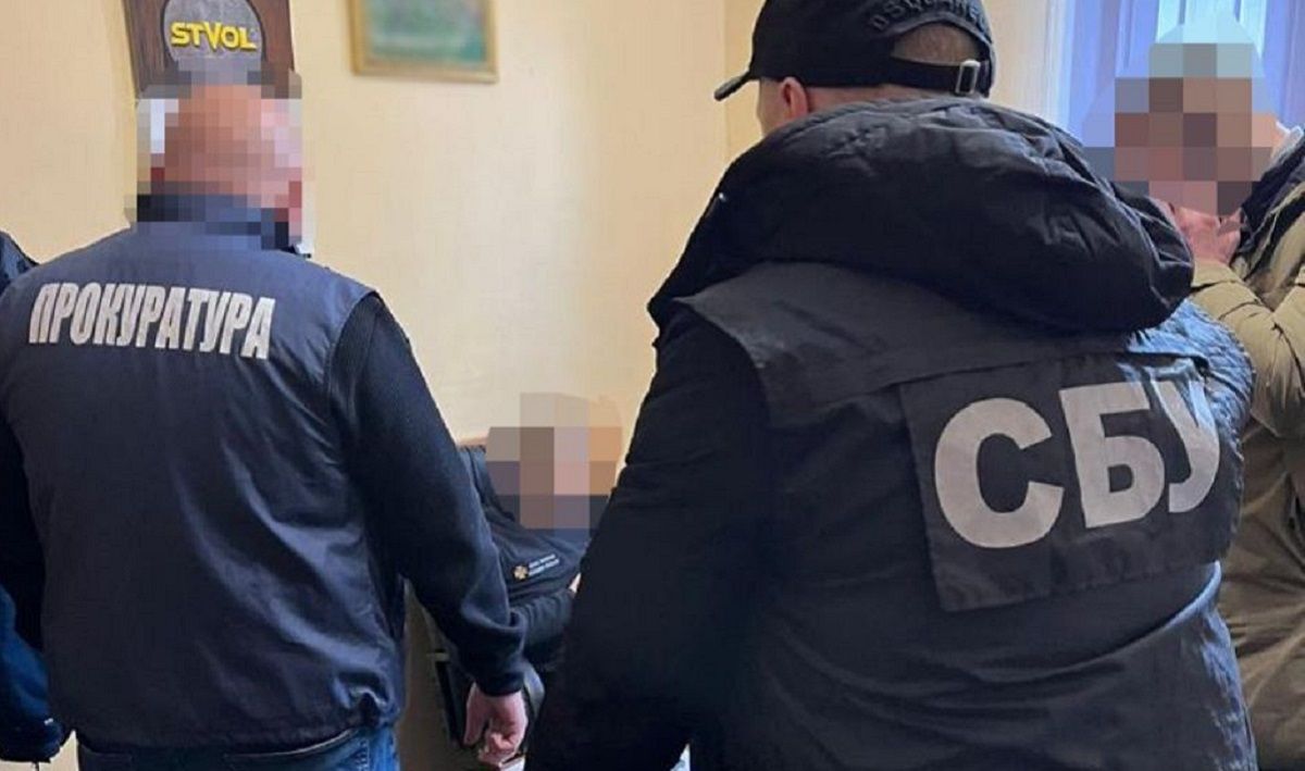 У Львові затримали інспектора ДСНС на хабарі у 1200 доларів