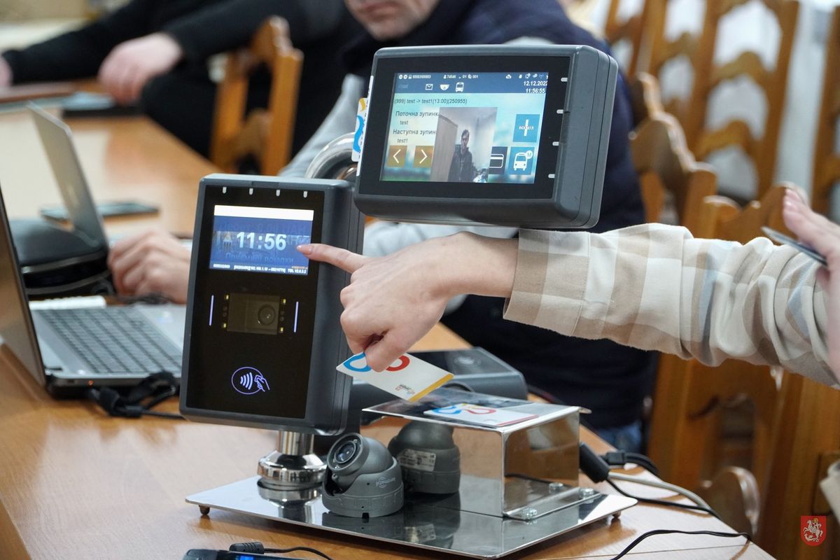 Громадський транспорт Володимира за півроку повністю переведуть на електронну оплату
