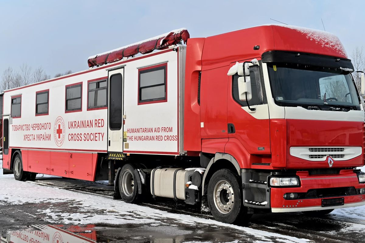 Червоний хрест передав Закарпаттю мобільну станцію переливання крові