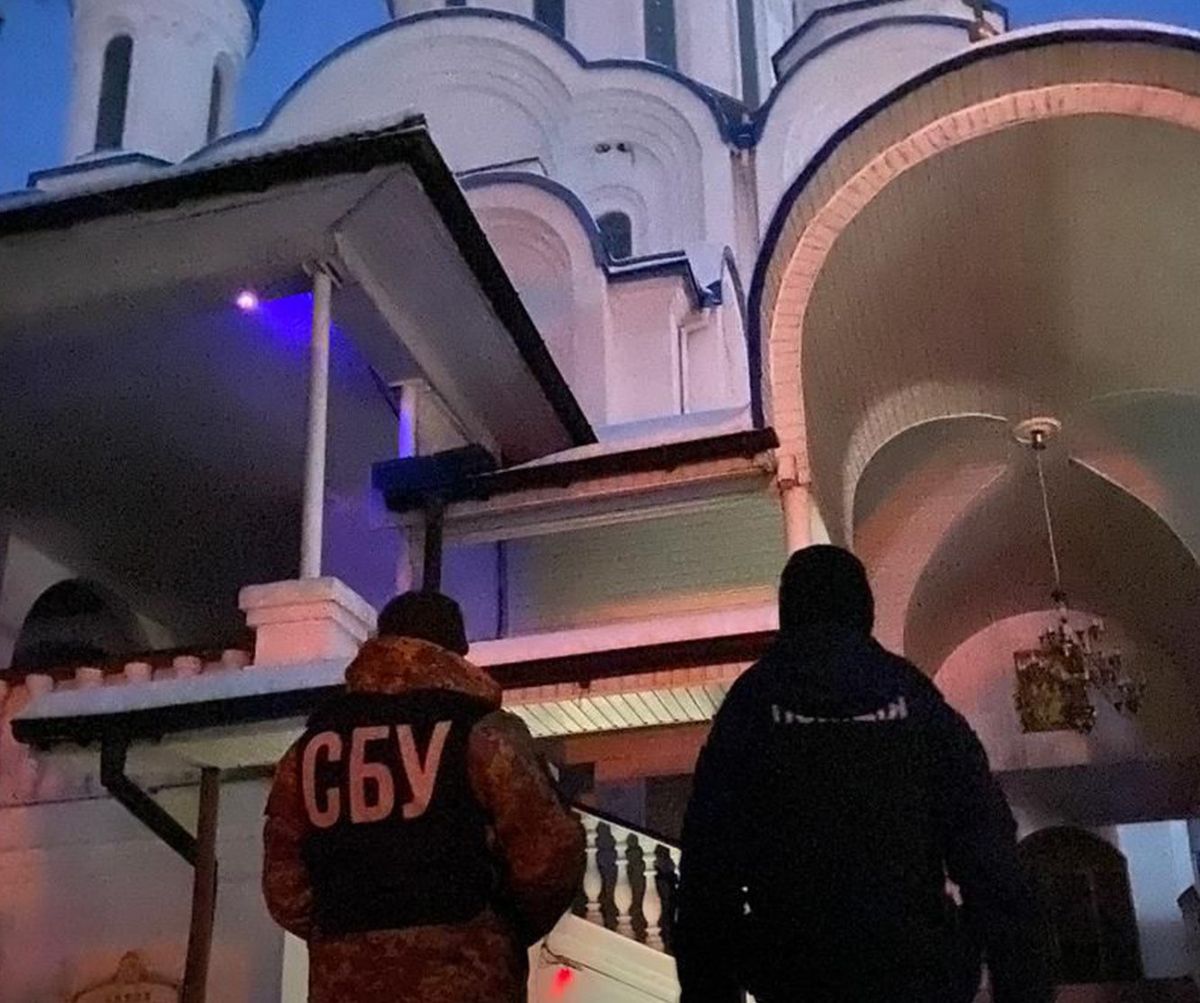 СБУ проводить обшуки у двох храмах УПЦ МП в Ужгороді
