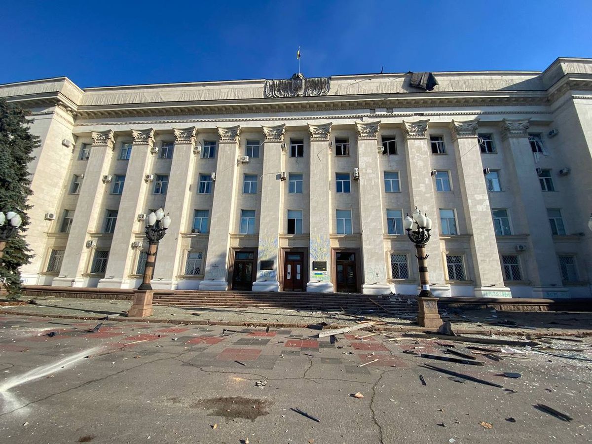 Російські військові обстріляли центр Херсона, є загиблі