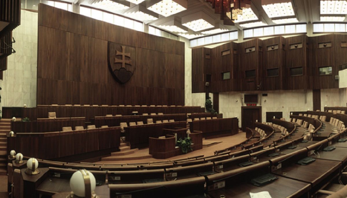 Парламент Словаччини висловив недовіру уряду, в країні відбудуться дострокові вибори