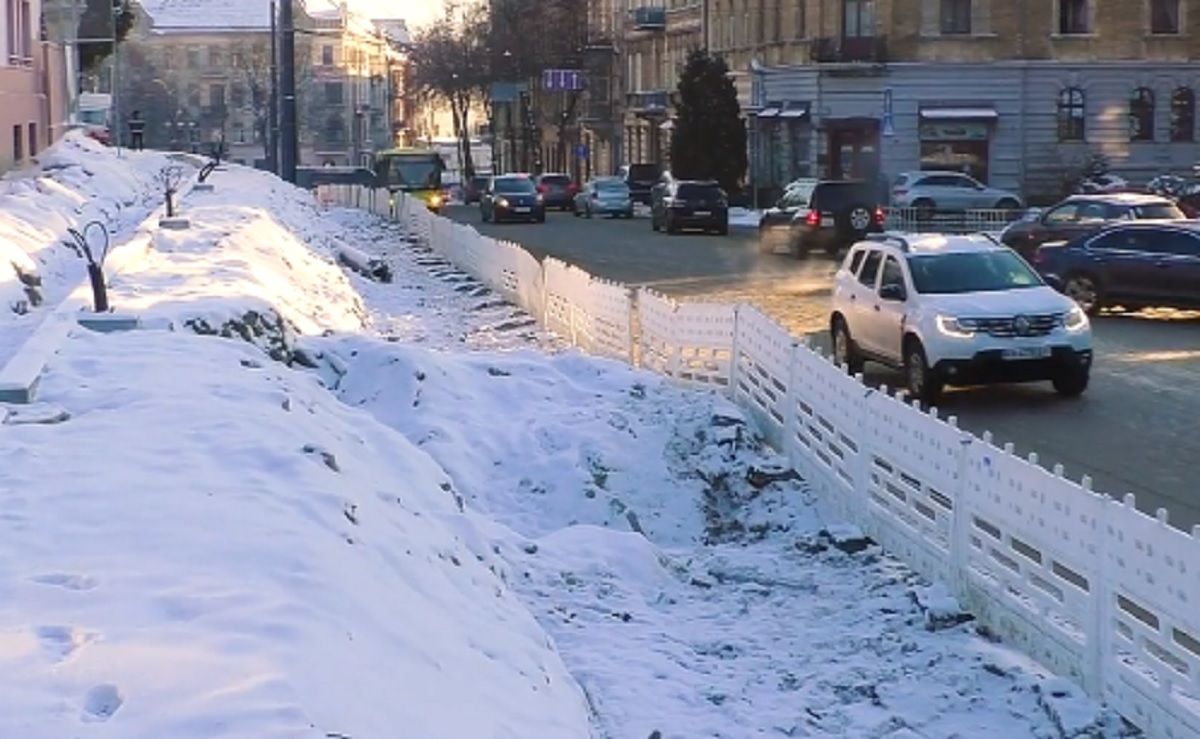 Біля Органного залу у Львові відкрили смугу руху і відновили рух трамваїв