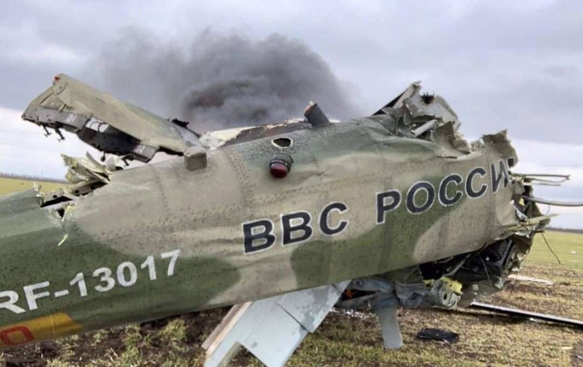 Українські військові збили два російські гелікоптери і знищили склад боєприпасів