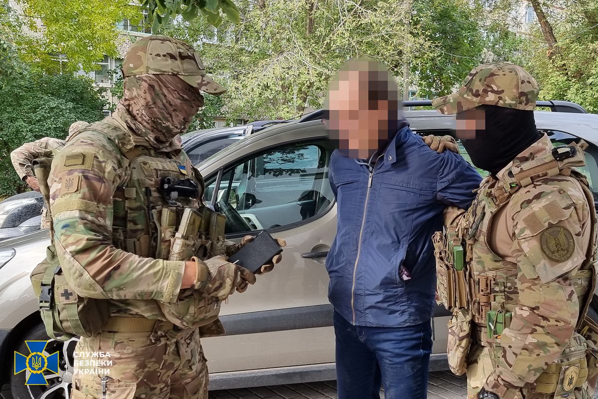 СБУ затримала чоловіка, який у 2014 році підняв російський прапор у Харкові