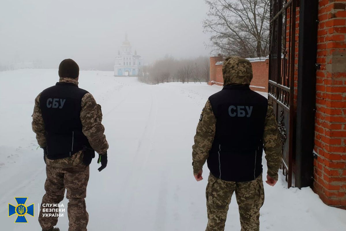 СБУ прийшла з обшуками в монастир УПЦ МП на Сумщині