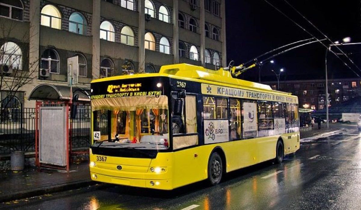 Через дефіцит електроенергії в Києві не будуть працювати трамваї та тролейбуси