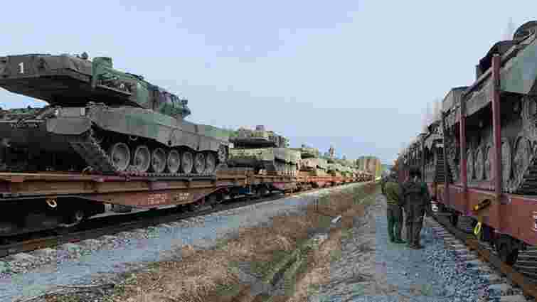 Росіяни збільшили обсяги перевезення техніки та боєприпасів на фронт