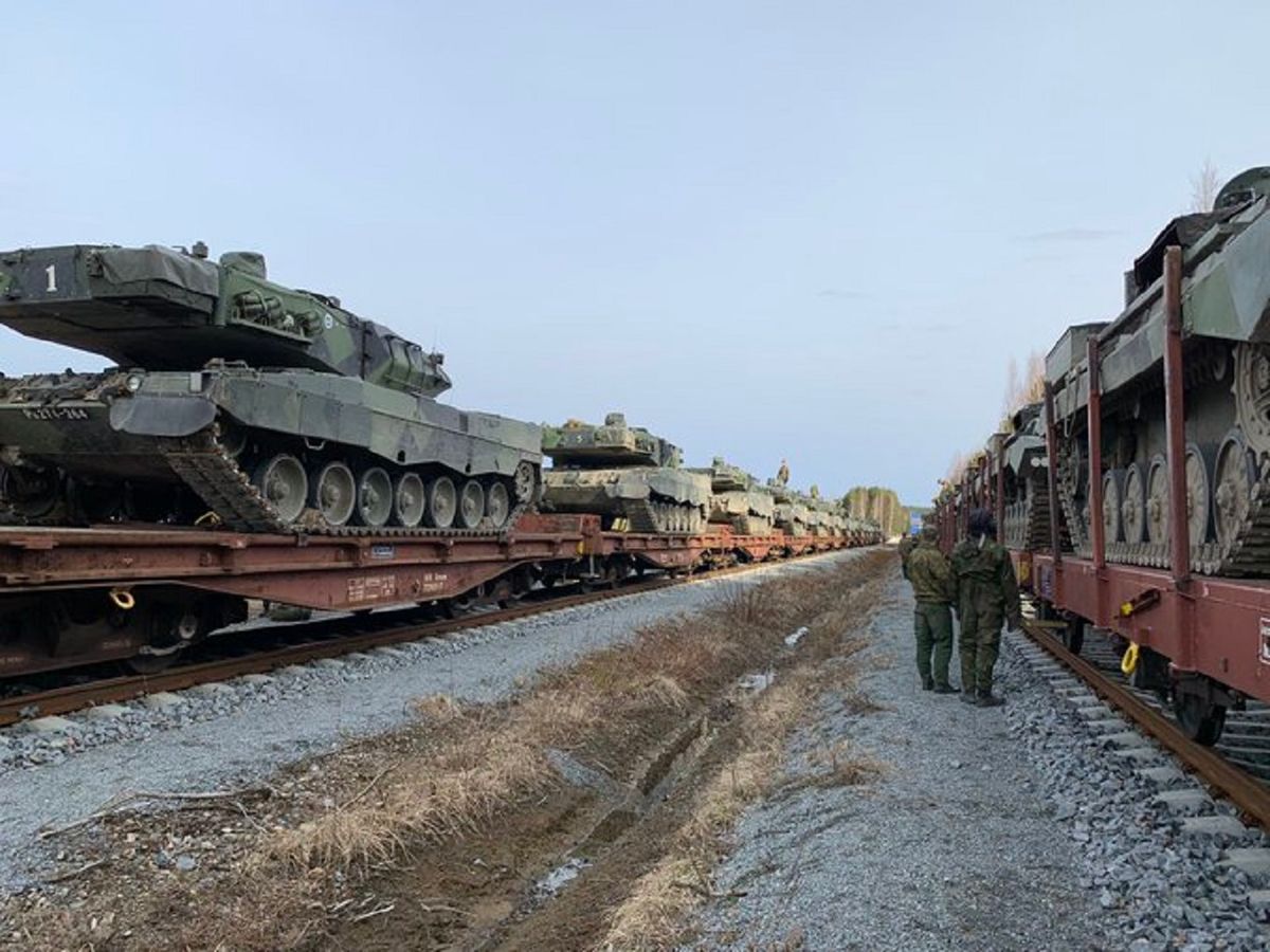 Росіяни збільшили обсяги перевезення техніки та боєприпасів на фронт