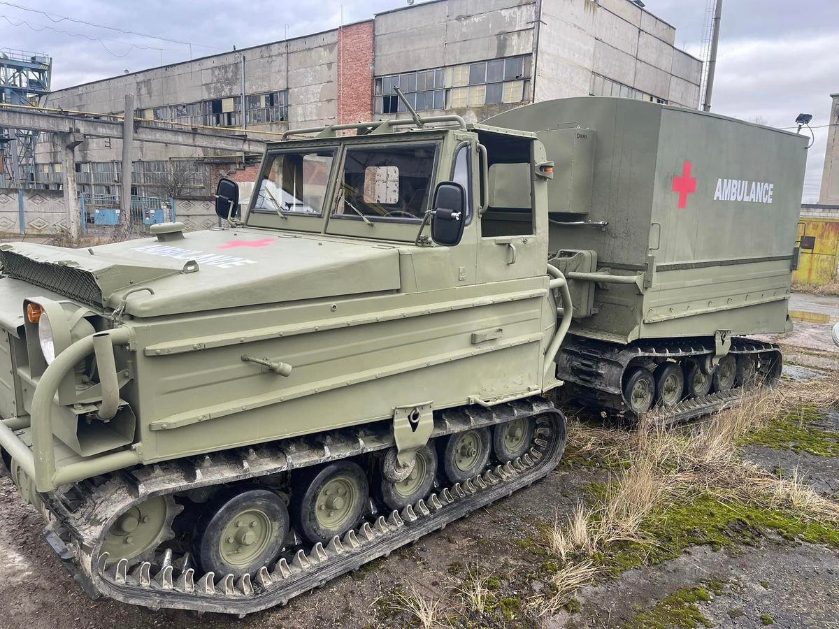 На Львівщині модернізовують шведські всюдиходи для потреб ЗСУ