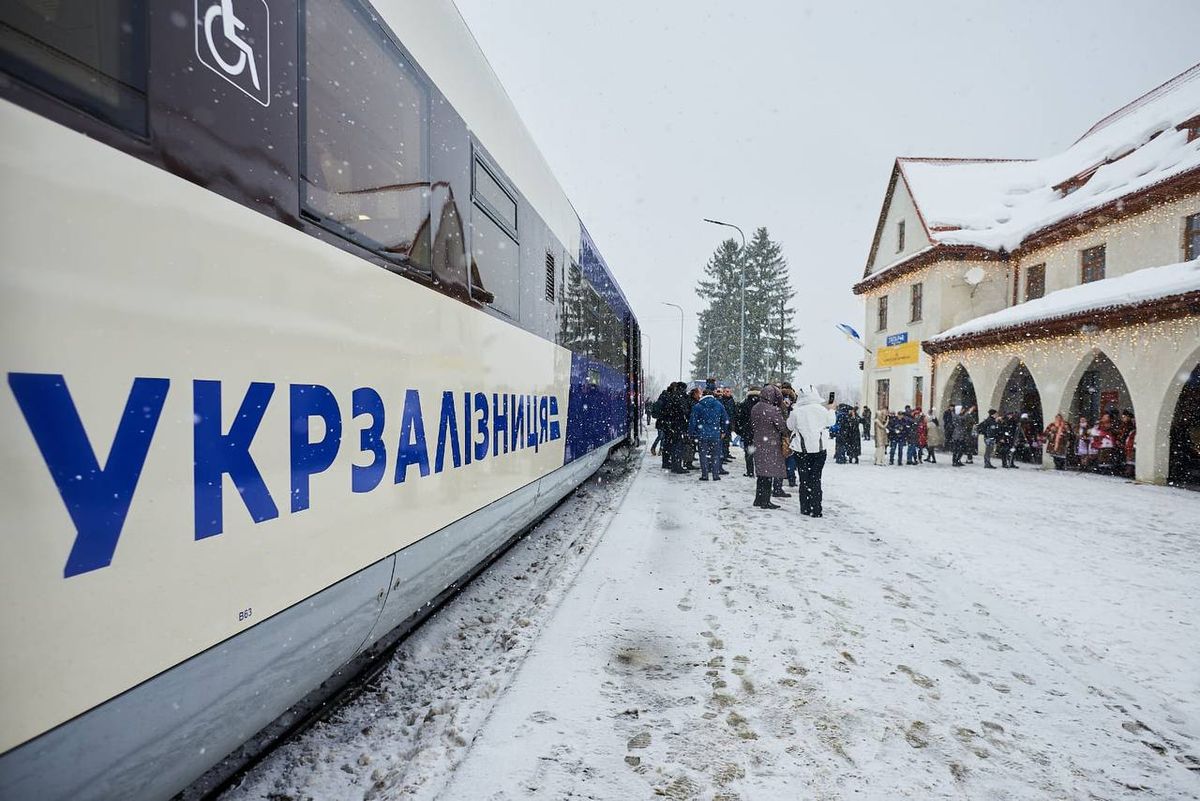 «Укрзалізниця» відновлює курсування «Буковельського експреса» 