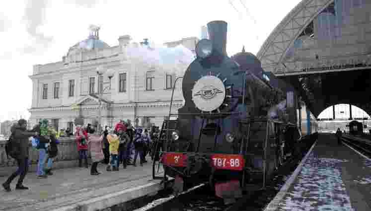 «Львівська залізниця» запустить ретро-потяг на свята
