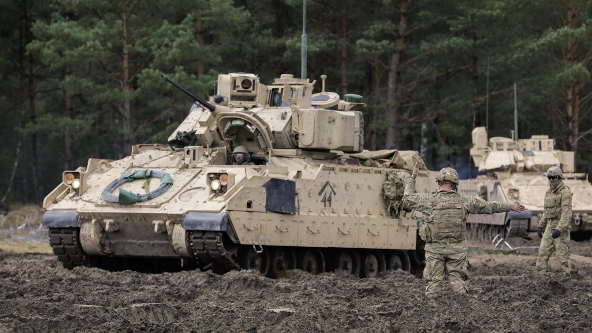 США розглядають передачу БПМ Bradley для Збройних сил України