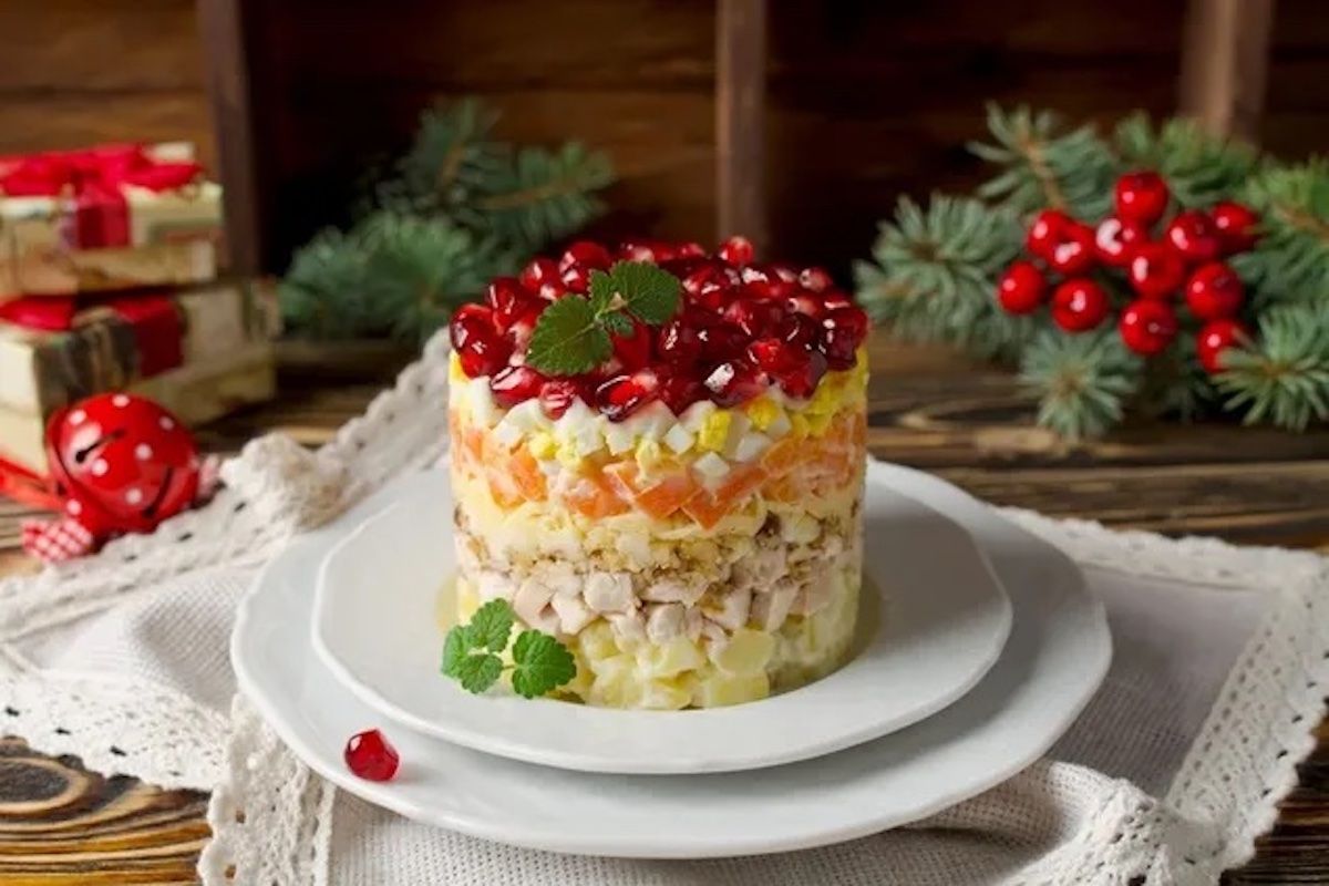 Салат з  яловичиною та гранатом. Рецепт дня
