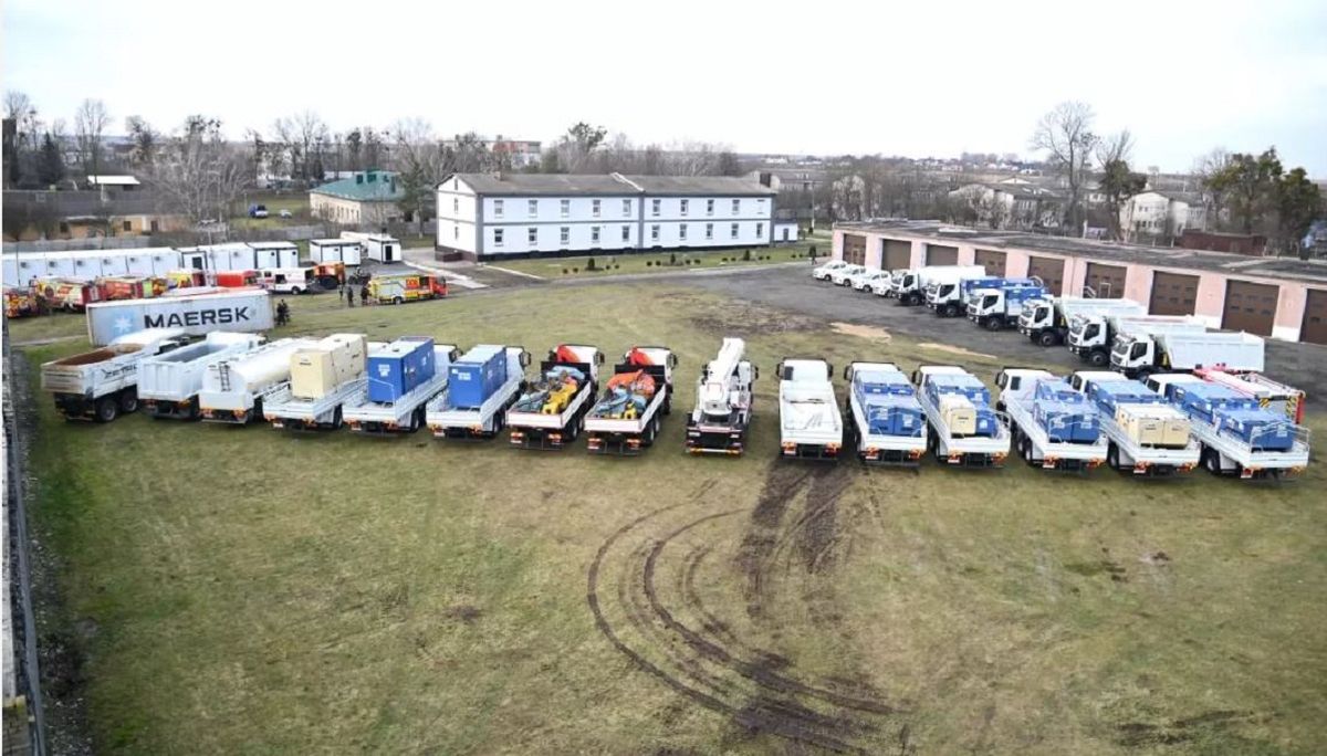 Німеччина передала 28 одиниць спецтехніки для українських рятувальників