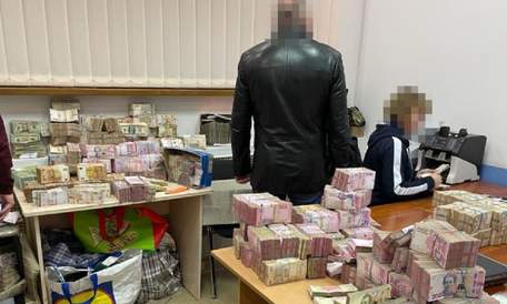 Львівські правоохоронці вилучили понад 152 млн грн під час обшуків обмінників