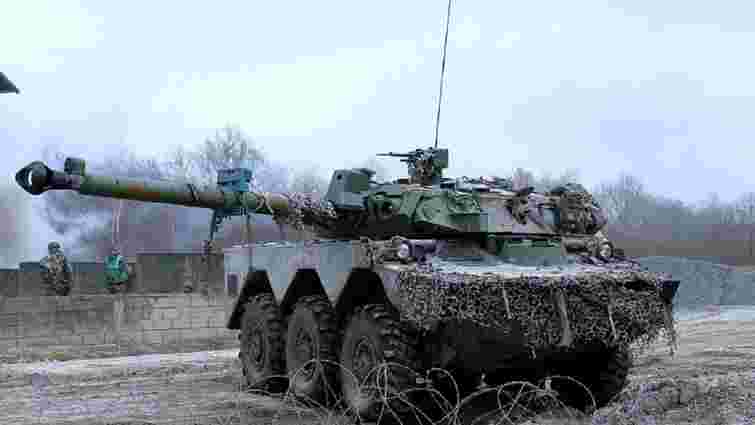 Франція передасть Україні бронетранспортери Bastion та легкі танки AMX-10RC