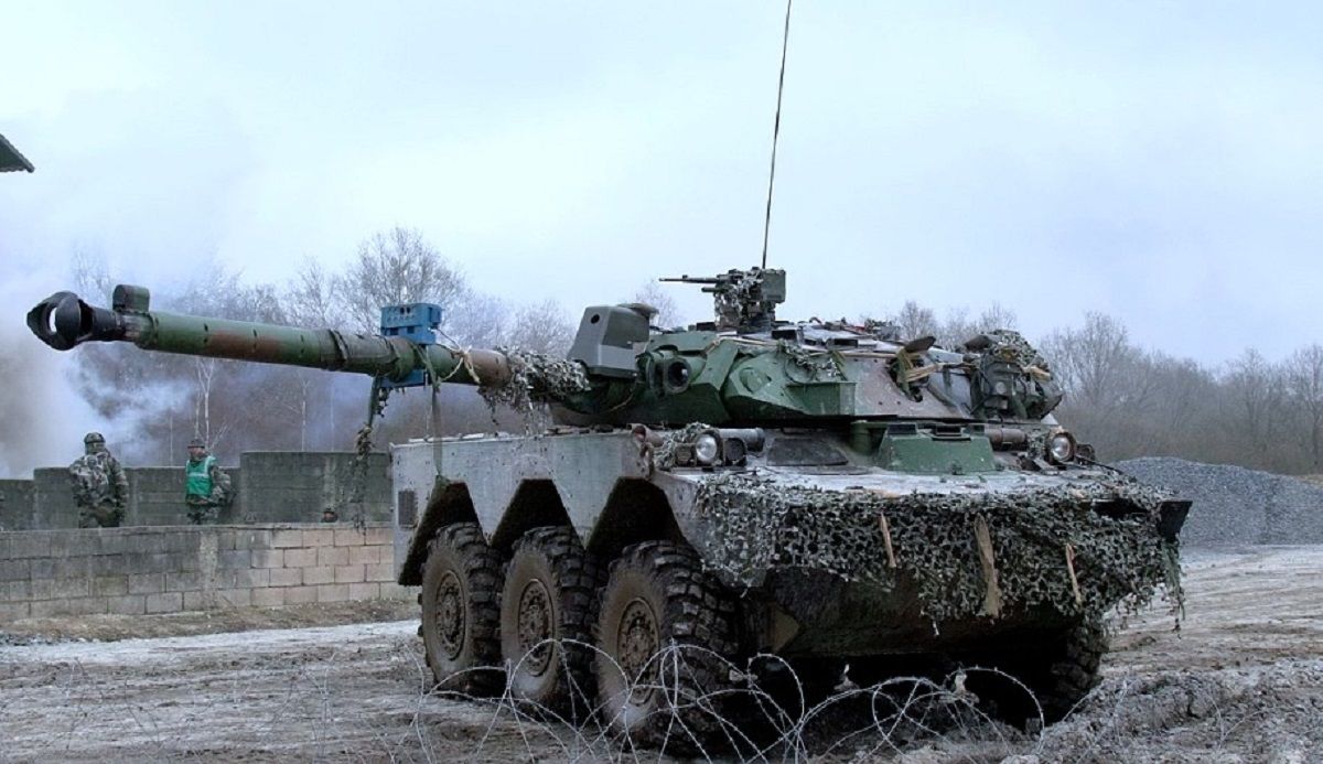 Франція передасть Україні бронетранспортери Bastion та легкі танки AMX-10RC
