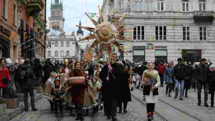 У Львові встановили традиційного різдвяного Дідуха