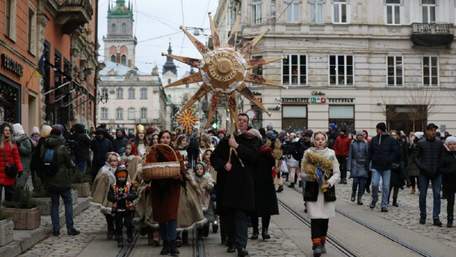 У Львові встановили традиційного різдвяного Дідуха