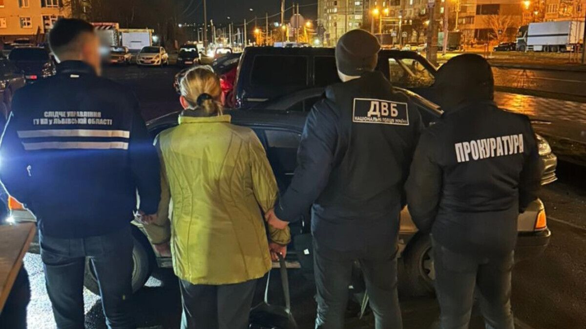 41-річна львів’янка пропонувала призовникам виїхати за кордон за 3 тис. доларів