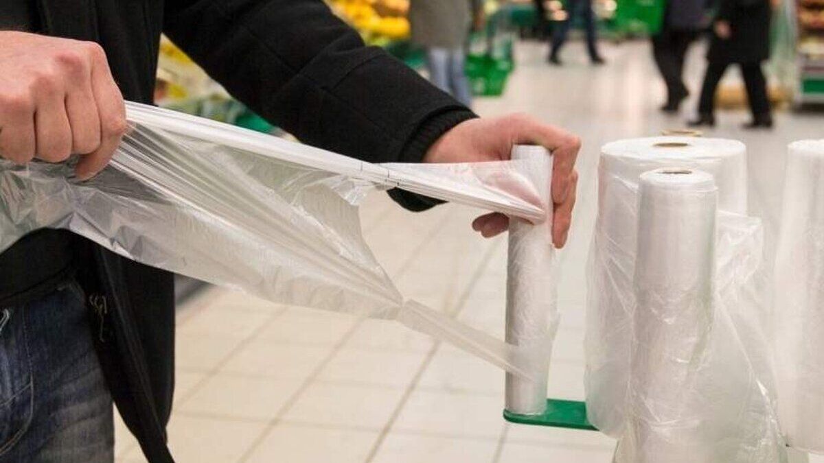 В Україні остаточно заборонили тонкі поліетиленові пакети – навіть для м’яса