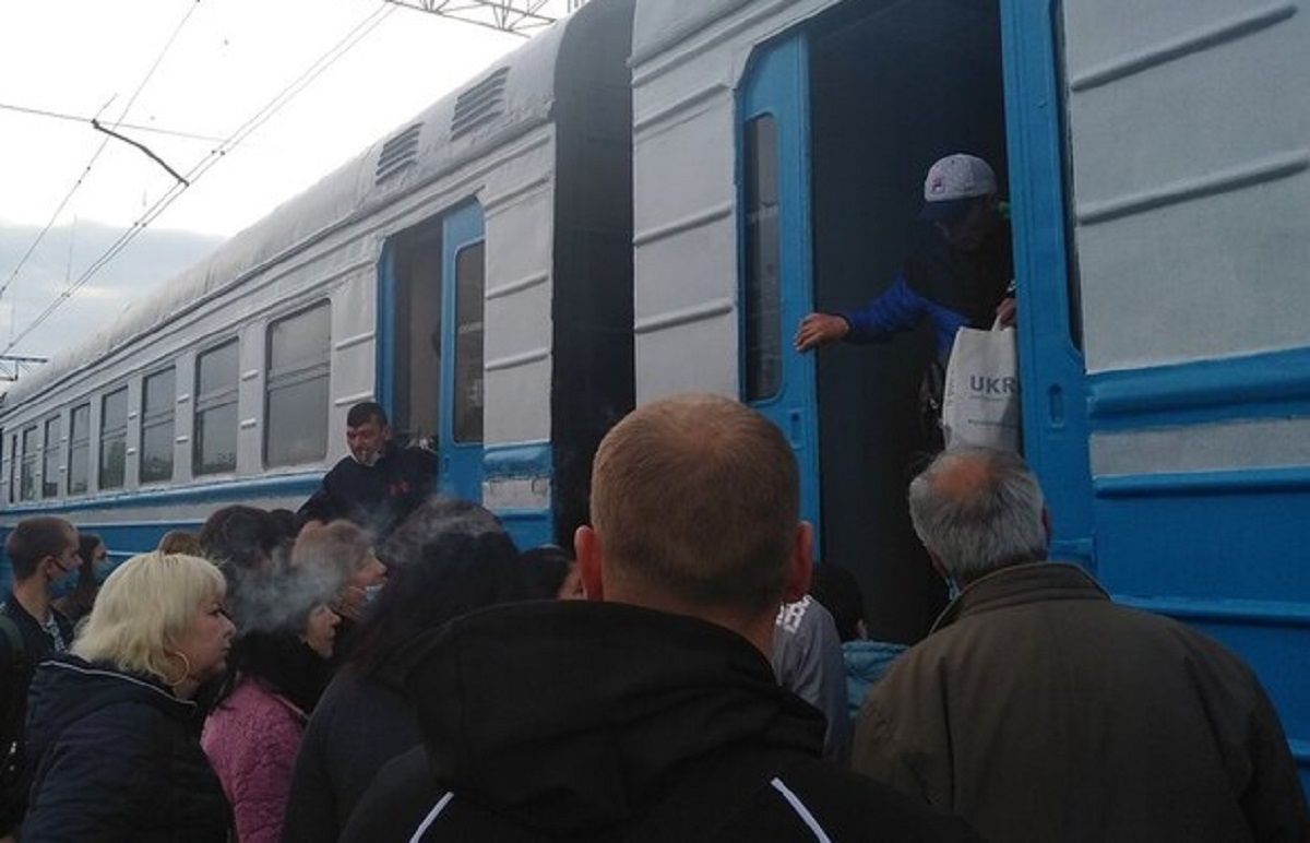 «Львівська залізниця» відновлює курсування 10 приміських поїздів