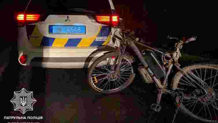 Львівські патрульні затримали чоловіків, які продавали крадений електровелосипед