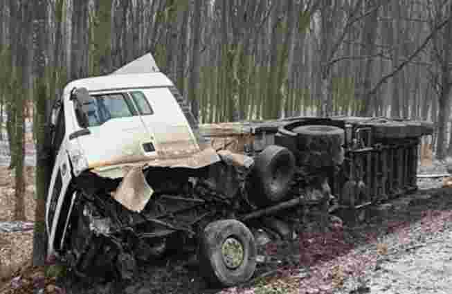 22-річний водій загинув внаслідок зіткнення з фурою на Хмельниччині