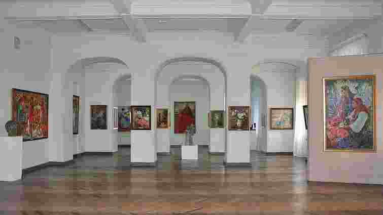 Херсонський музей просить надсилати селфі з викраденими експонатами