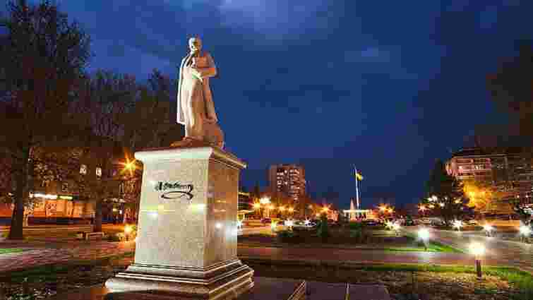 Росіяни демонтували пам’ятник Тарасу Шевченку в окупованому Мелітополі