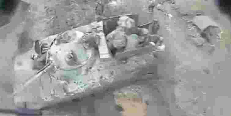 СБУ показала відео знищення дроном-камікадзе російської БМП з екіпажем