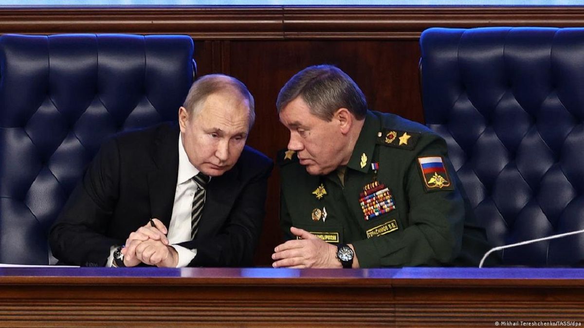 Путін доручив командувачу військ РФ Герасімову захопити Донбас до березня
