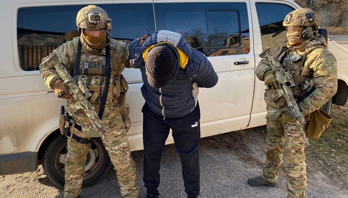 СБУ знешкодила мережу агентів ФСБ, які видавали себе за переселенців