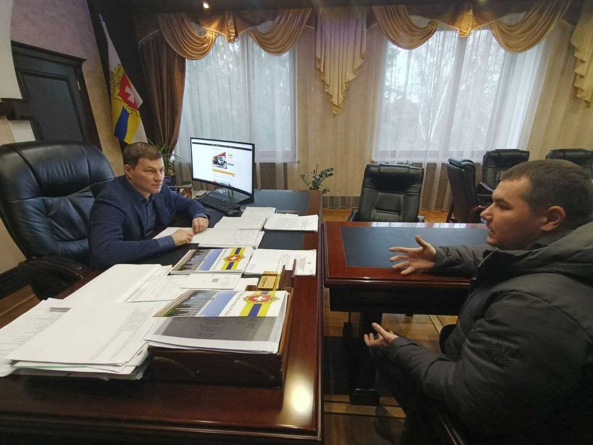 Голова Рівненської облради насварив керівника водоканалу за освячення води священиком УПЦ МП